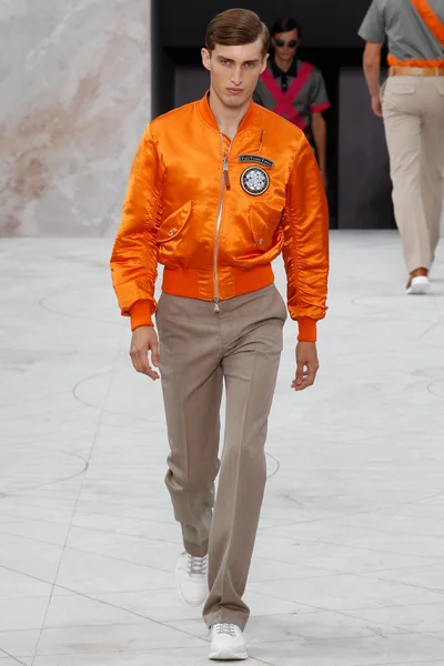 Look 20